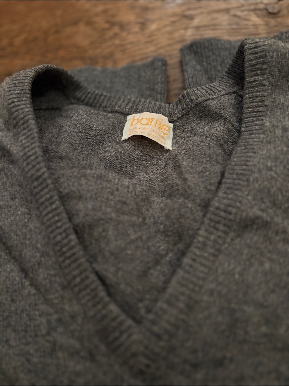 Vintage Barrie Scotland 100% Cashmere V-neck Gray size 52/XL Heavy Knit